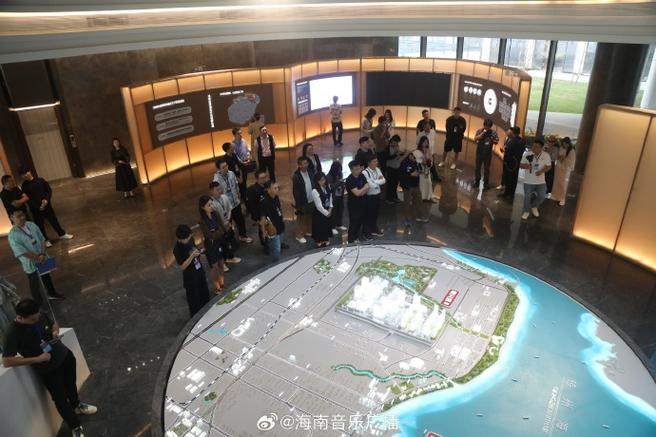 气象“网络名人海南行”第二站 探秘海南网络科技，解码气象智慧的创新力量
